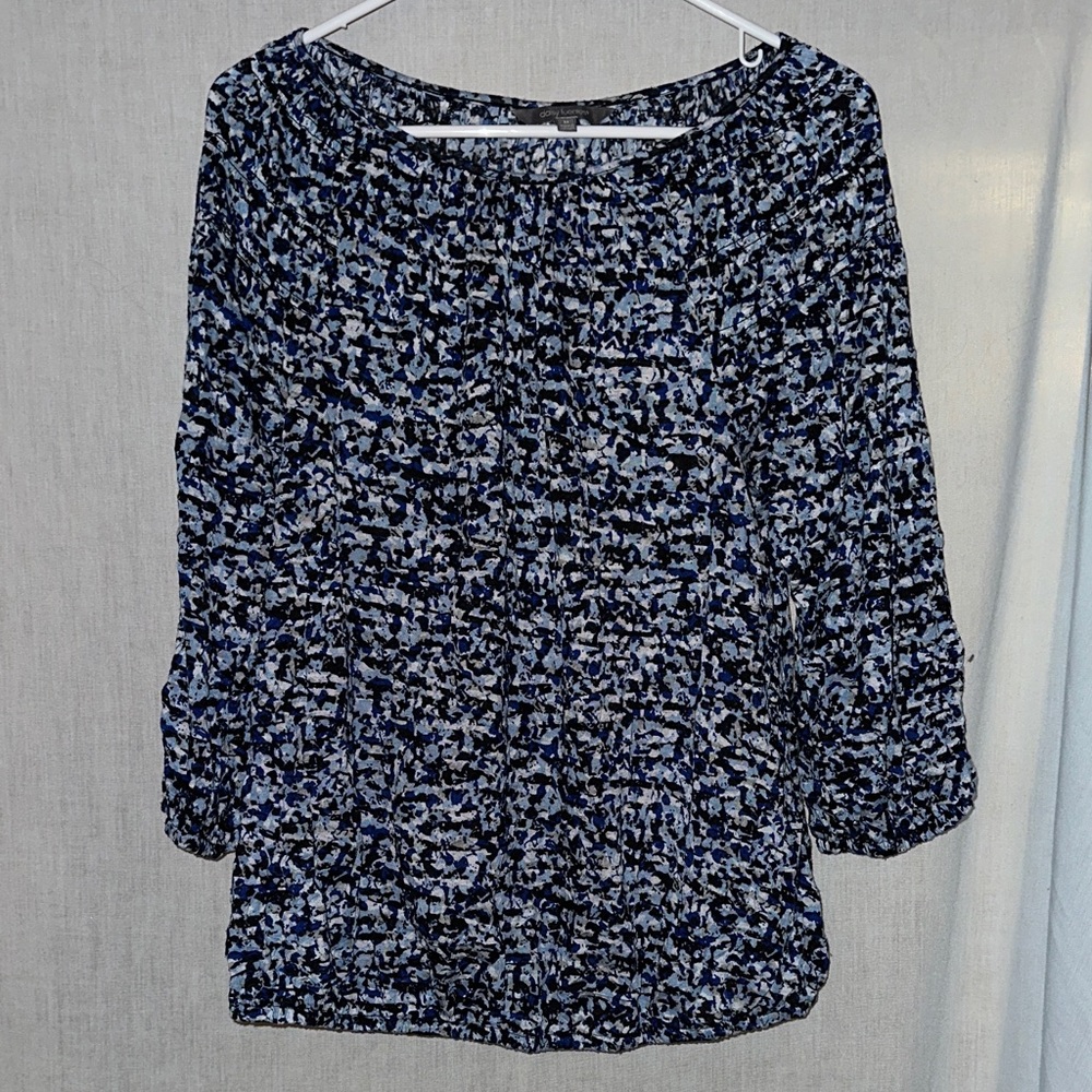 Daisy Fuentes Black and Blue Abstract Blouse